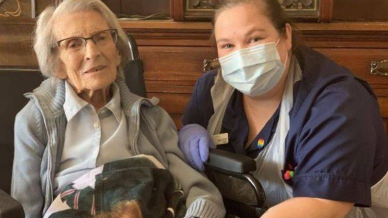Видео дня: 106-летняя британка покидает госпиталь под аплодисменты - newizv.ru - Англия