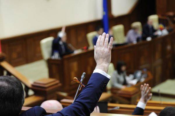 Парламент Молдавии поддержит антикризисный пакет правительства с поправками - eadaily.com - Молдавия