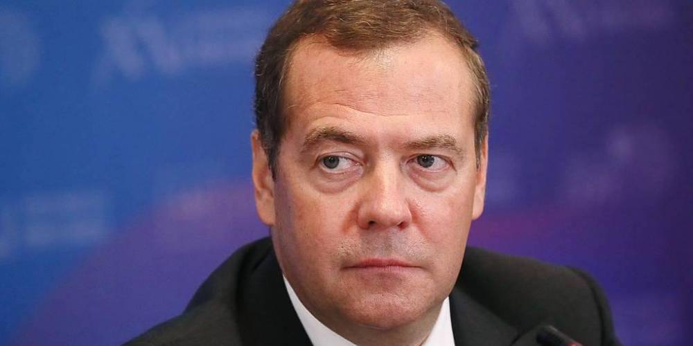 Дмитрий Медведев - Медведев не рискнул давать прогноз об окончании пандемии и посоветовал спросить об этом у бога - ruposters.ru - Россия