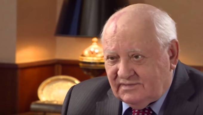 Михаил Горбачев - Горбачев призвал мировых лидеров снизить военные расходы - vm.ru - Ссср