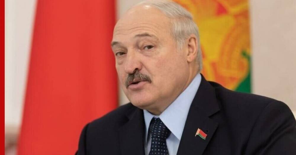 Александр Лукашенко - Лукашенко назвал коронавирус хорошим уроком для наркоманов и «курцов» - profile.ru - Белоруссия