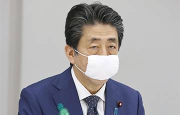 Синдзо Абэ - В Японии будут выплачивать $1000 каждому человеку - charter97.org - Япония