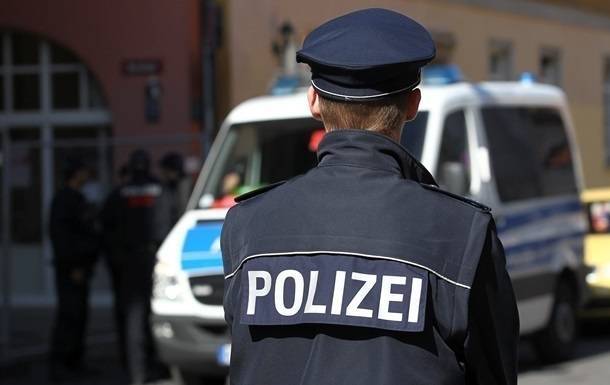 В Германии полиция остановила похороны, где собрались 200 гостей - korrespondent.net - Германия - земля Баден-Вюртемберг