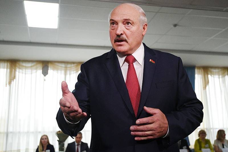 Александр Лукашенко - Лукашенко назвал пандемию коронавируса уроком для наркоманов и "курцов" - tvc.ru - Белоруссия