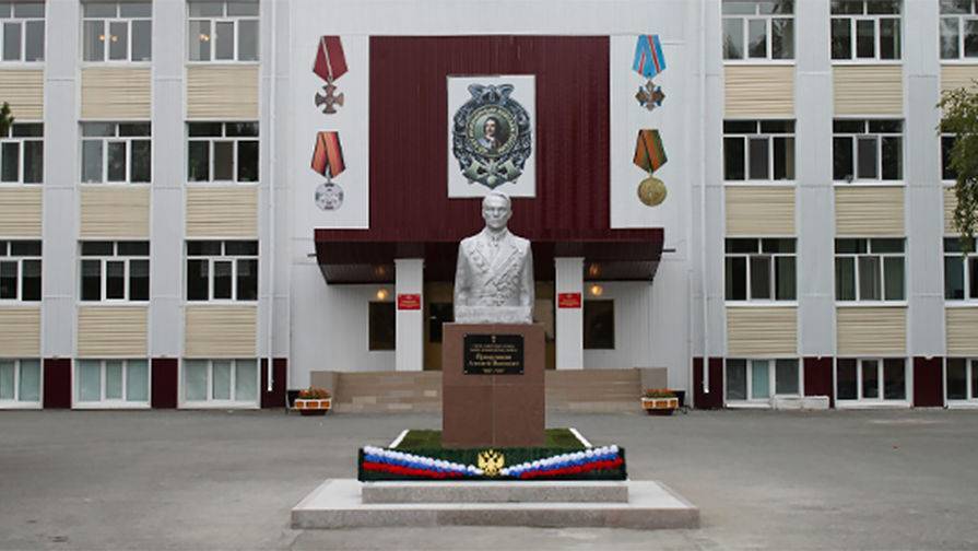 Михаил Багров - Военное училище в Тюмени закрыли на карантин после заражения курсантов - gazeta.ru - Тюмень