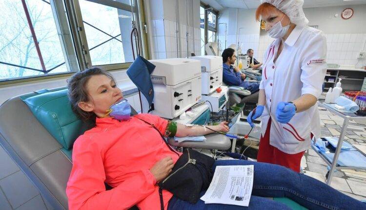 Анастасия Ракова - В Москве установят выплаты для доноров плазмы, переболевших коронавирусом - newtvnews.ru - Москва