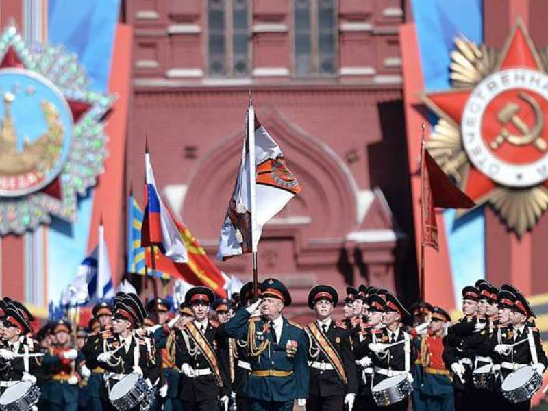Репетировавшие парад на Красной площади нахимовцы заразились коронавирусом - bloknot.ru - Москва