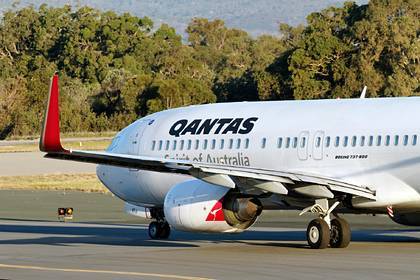 Авиакомпания нашла оправдание переполнившим самолет пассажирам во время пандемии - lenta.ru - Австралия