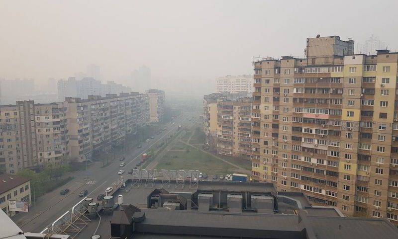 Киевлянка показала, как город затягивает дымом от горящего Чернобыля - bloknot.ru - Украина - Киев - Припять