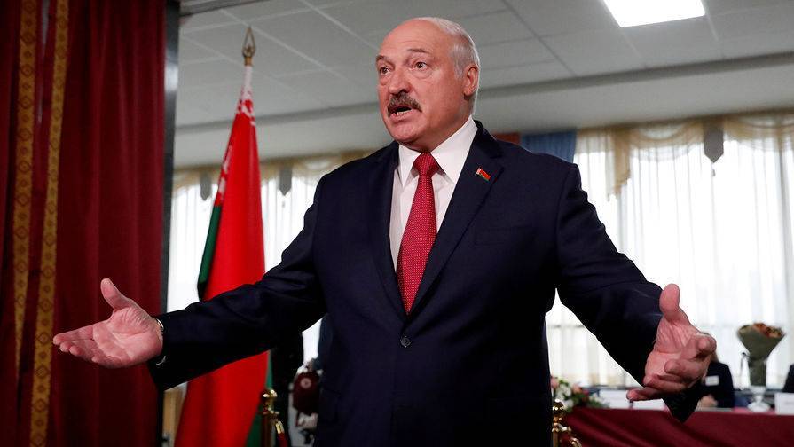 Александр Лукашенко - Лукашенко: COVID-19 превратился в политику - gazeta.ru - Белоруссия - Минск
