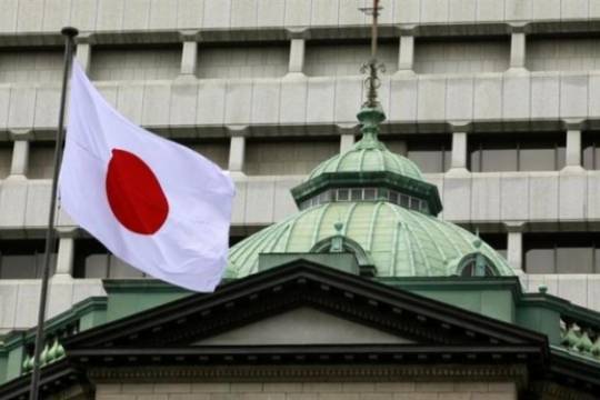 Синдзо Абэ - Власти Японии решили раздать гражданам по тысяче долларов - versia.ru - Япония