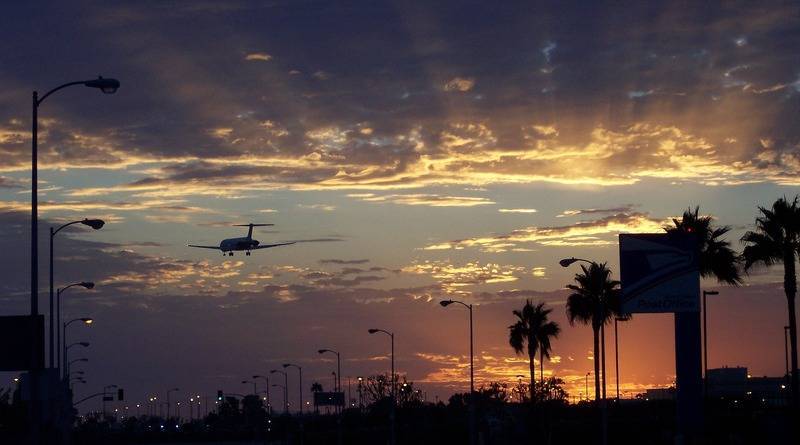 В Лос-Анджелесе – рекордное падение количества авиарейсов в истории - usa.one - Сша - Лос-Анджелес - штат Калифорния - Эрик