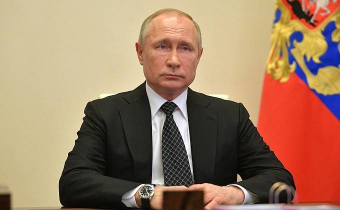 Владимир Путин - Путин перенес срок отчета чиновников о доходах на 1 августа - vm.ru - Россия