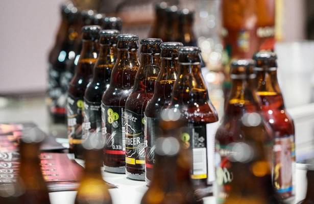 В Австралии отправившегося за пивом мэра оштрафовали за нарушение карантина - newtvnews.ru - Австралия