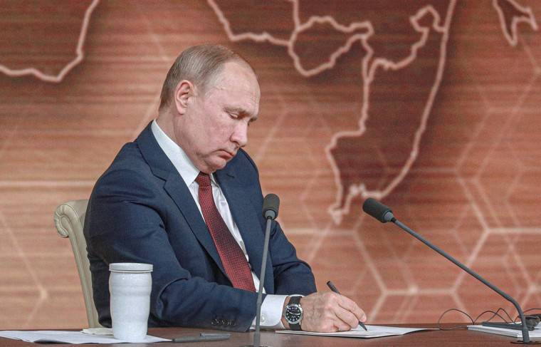 Путин подписал указ об урегулировании положения иностранцев в РФ - news.ru - Россия