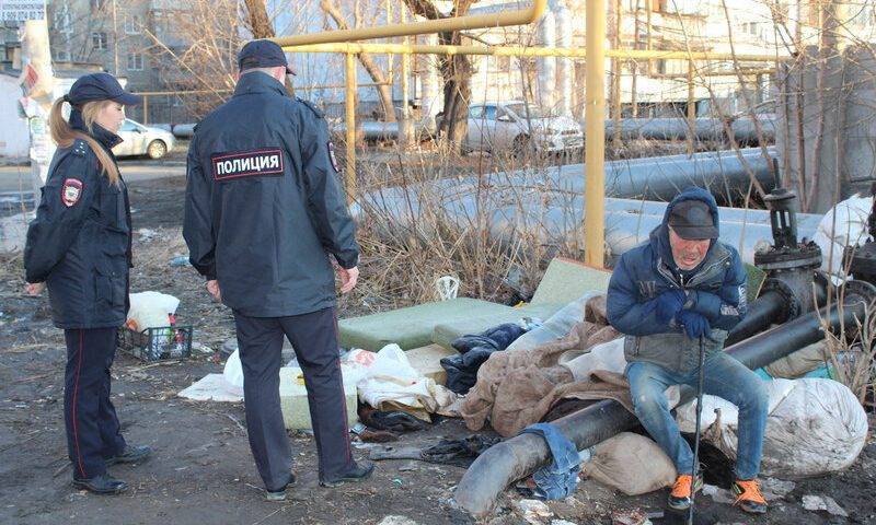 Бездомному в Москве выписали штраф за то, что он не сидел дома - bloknot.ru - Москва