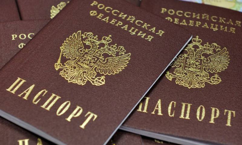 Владимир Путин - Путин продлил срок дейсвия истекающих прав и паспортов - bloknot.ru - Россия