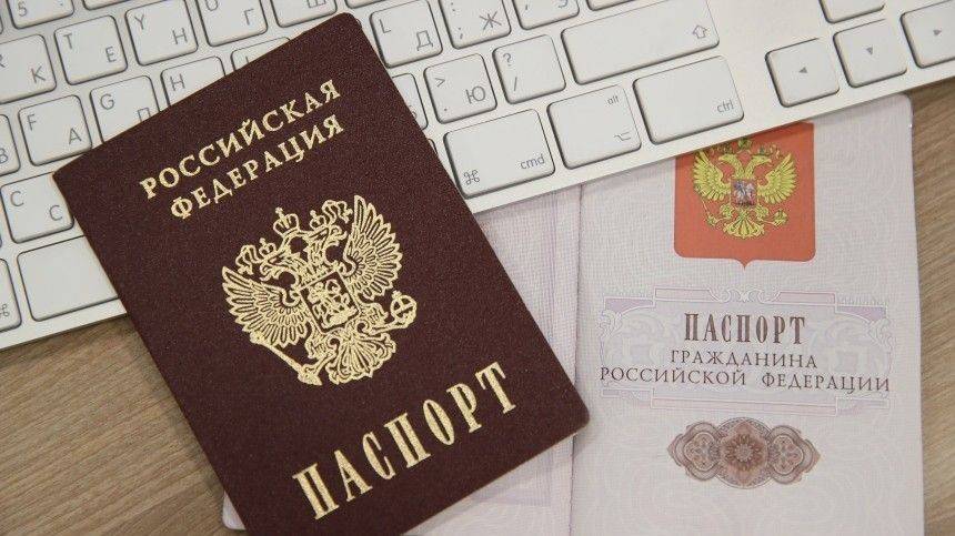 Владимир Путин - Путин подписал указ о продлении действия паспортов и водительских прав - 5-tv.ru - Россия