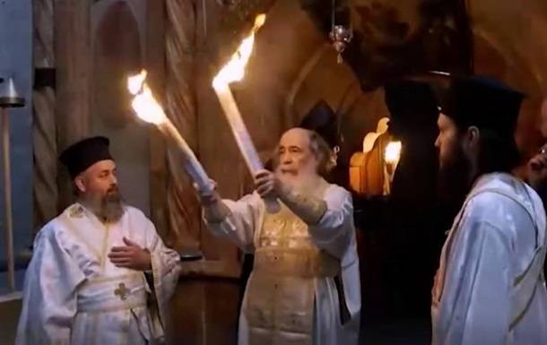 патриарх Феофил - В Иерусалиме сошел благодатный огонь - korrespondent.net - Иерусалим