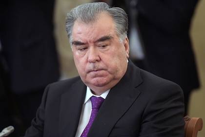Эмомали Рахмон - Президент Таджикистана поручил заготовить еды на два года из-за коронавируса - lenta.ru - Таджикистан