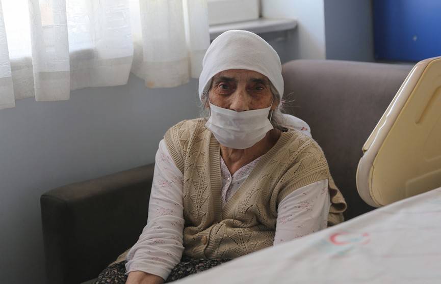 В Турции 107-летняя женщина вылечилась от коронавируса - ont.by - Турция - Стамбул