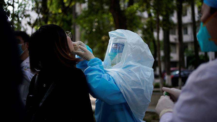 В Китае за сутки выявили 16 случаев коронавируса - gazeta.ru - Китай
