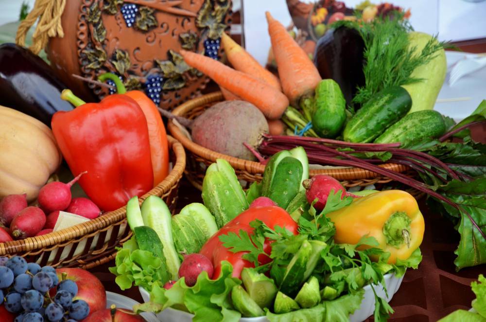 МЧС дало советы по обработке овощей и зелени после покупки - vm.ru - Россия