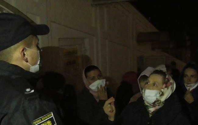 Полиция зафиксировала масштабные нарушения карантина в Почаевской лавре - rbc.ua - Тернопольская обл.