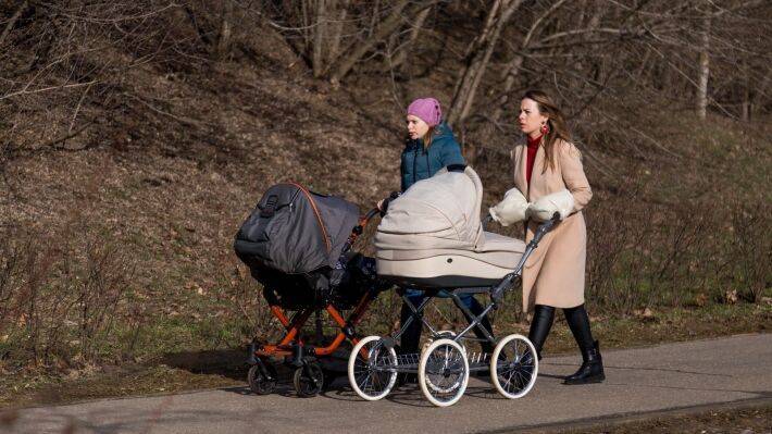 Лайфхаки для прогулок с ребенком во время пандемии назвали в «Совете матерей» - inforeactor.ru - Санкт-Петербург