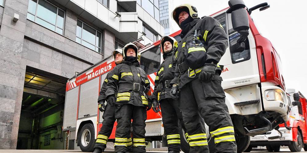 Московские пожарно-спасательные части прошли дезинфекцию - vm.ru - Россия - Москва