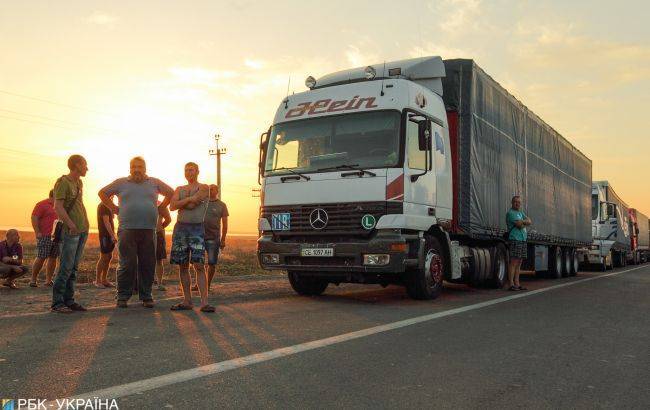 Продажи коммерческих авто в Украине упали почти в два раза - rbc.ua - Украина