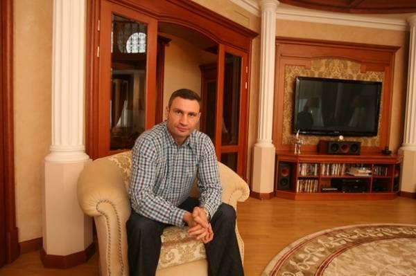 Кличко заявил о больших выписанных штрафах за нарушение карантина и надел маску "хватит шастать" - nakanune.ru - Украина - Киев