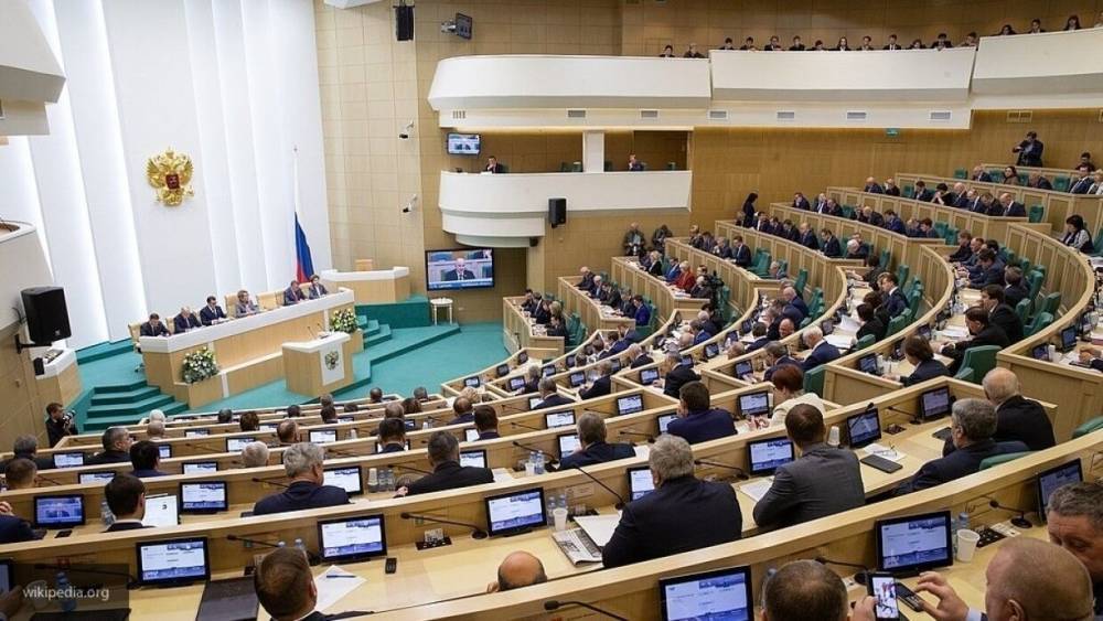 Совфед одобрил законопроект о введении кредитных каникул для россиян и малого бизнеса - inforeactor.ru