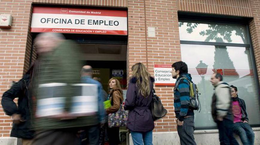 В Испании менее чем за месяц 900 тыс. человек потеряли работу - belta.by - Минск - Испания