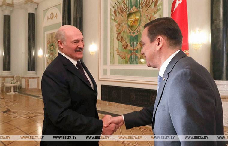Александр Лукашенко - Лукашенко: Если бы я не закрыл тебя в квартире – ты бы перенес этот коронaвирус на ногах - charter97.org - Белоруссия