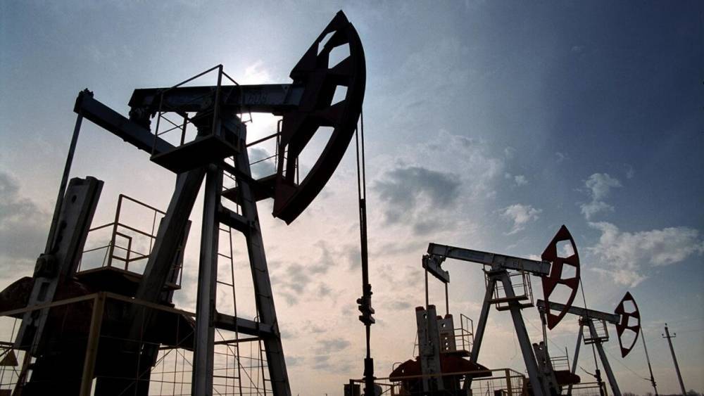 Fitch ухудшило прогноз по цене нефти на 2020 год из-за пандемии коронавируса - riafan.ru - Сша - Нью-Йорк