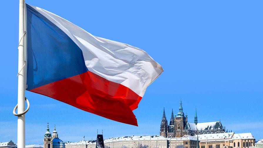 Милош Земан - Президент Чехии допустил открытие границ через год - gazeta.ru - Чехия