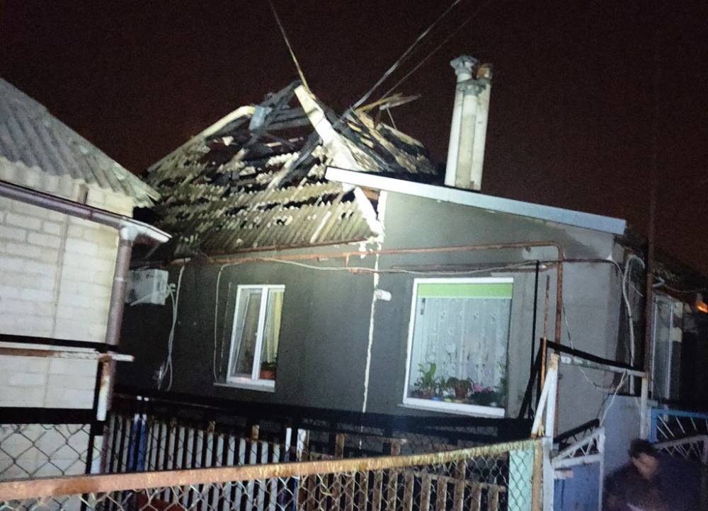 В Днепровском районе сгорела крыша жилого дома, – фото - inform.zp.ua - Украина