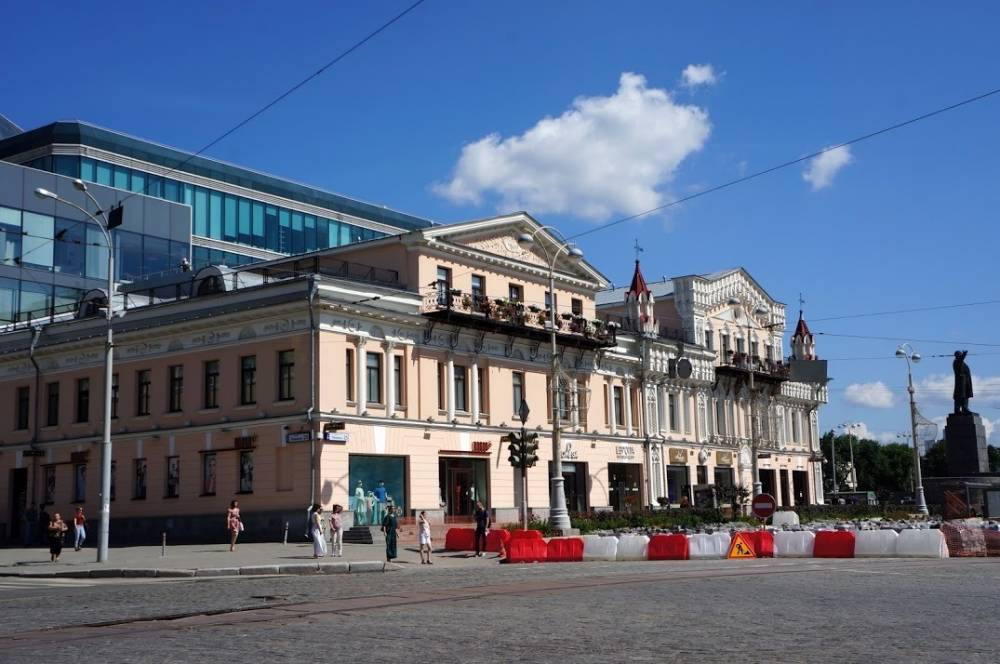 Почему торговым центрам в Екатеринбурге не помогают введенные государством меры поддержки - znak.com - Екатеринбург