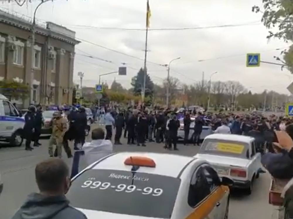 Во Владикавказе сотни людей протестовали против самоизоляции - gordonua.com - Россия - республика Алания - Владикавказ