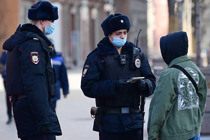 Евгений Данчиков - В Москве оштрафовали более сотни вышедших из дома зараженных и их сожителей - lenta.ru - Москва