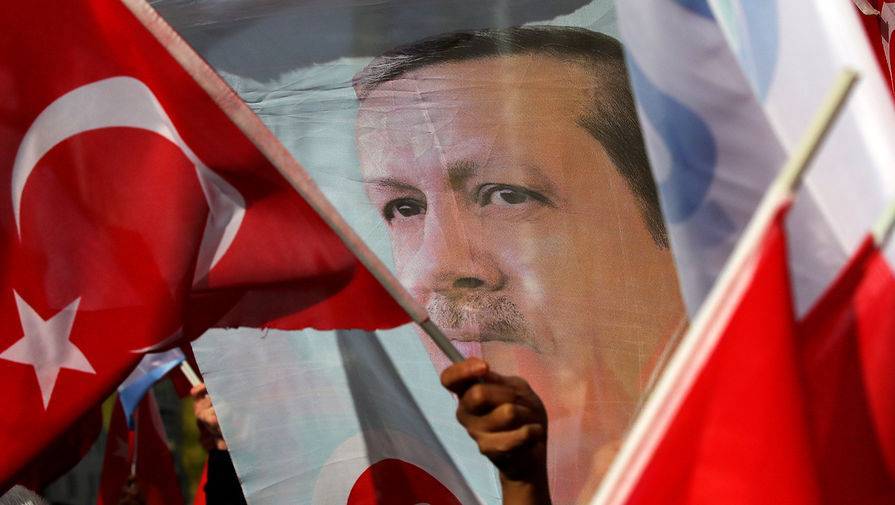 Тайип Эрдоган - Турция вводит комендантский час 23-26 апреля из-за коронавируса - gazeta.ru - Турция - Ухань