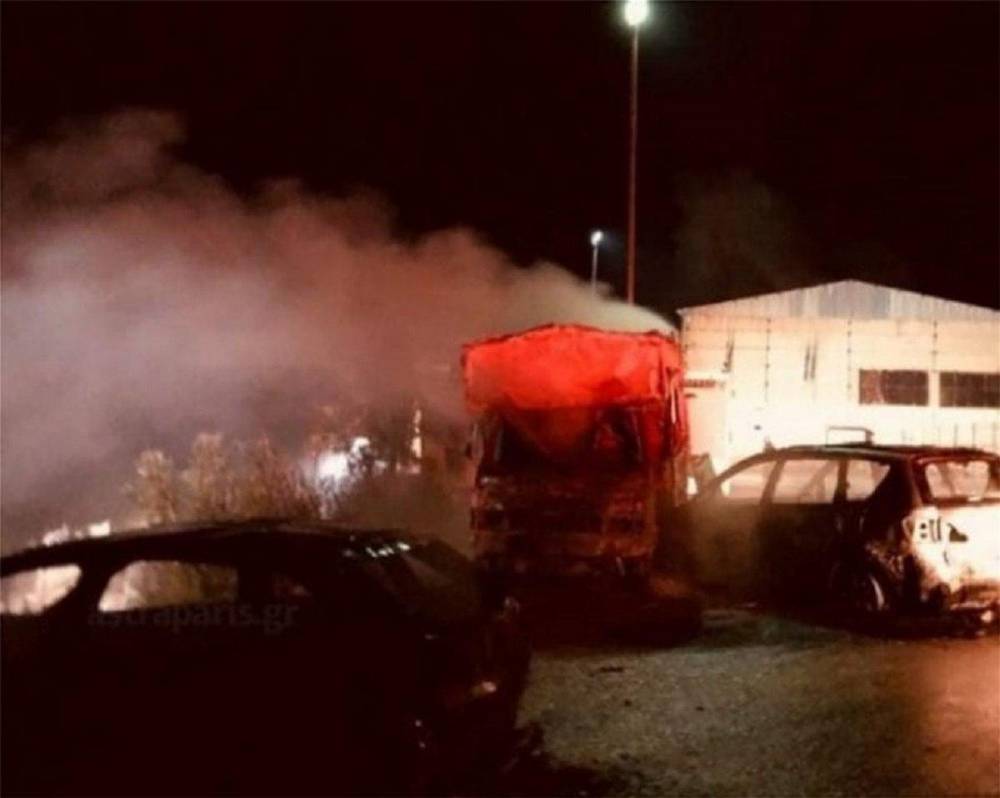 На Пасху арабские мигранты спалили свой лагерь на греческом... - politnavigator.net - Греция - Ирак