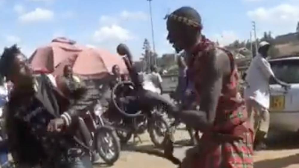 Видео избиения нарушителей изоляции в Кении оказалось постановочным - vestirossii.com - Кения