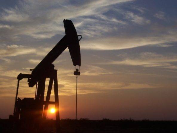 Нефть в США: впервые в истории цена за баррель рухнула ниже нуля - usa.one - Россия - Сша