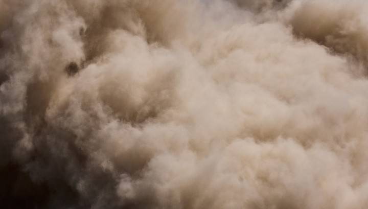 Небо над Новосибирском заволокло пылью - vesti.ru - Новосибирск