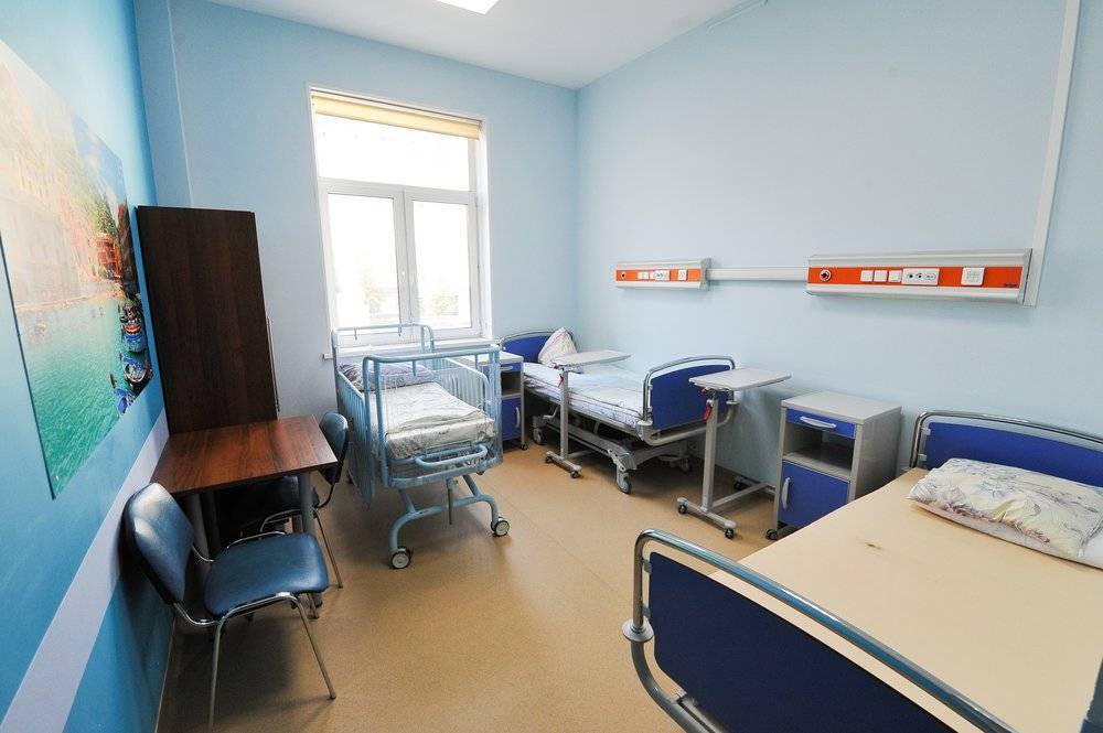За минувшие сутки скончался 51 пациент с коронавирусом в России - vm.ru - Россия