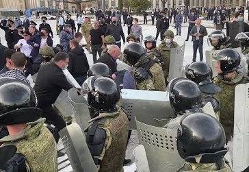 В Северной Осетии люди митингуют против самоизоляции. Мы поговорили с протестующими и властью - znak.com - Ссср - республика Алания