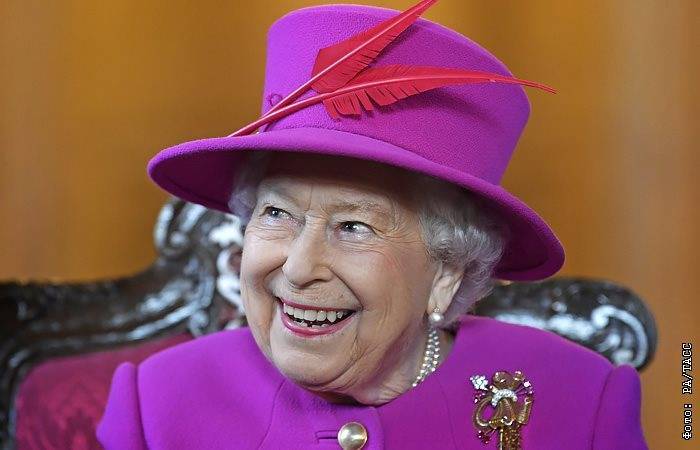 Елизавета II (Ii) - герцог Филипп - Королеве Елизавете II исполнилось 94 года - interfax.ru - Москва