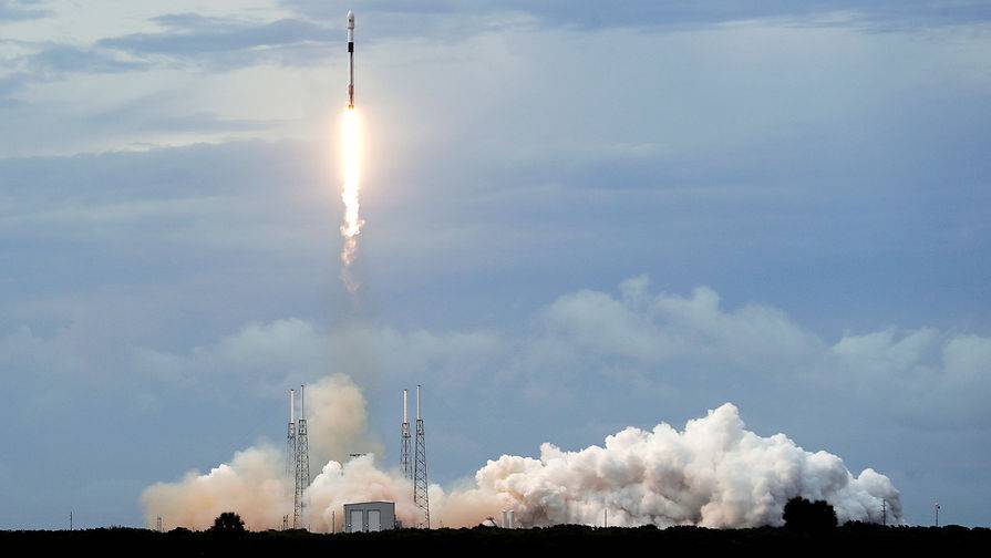Falcon 9 стартует на орбиту со спутниками Starlink - gazeta.ru - Usa - штат Флорида